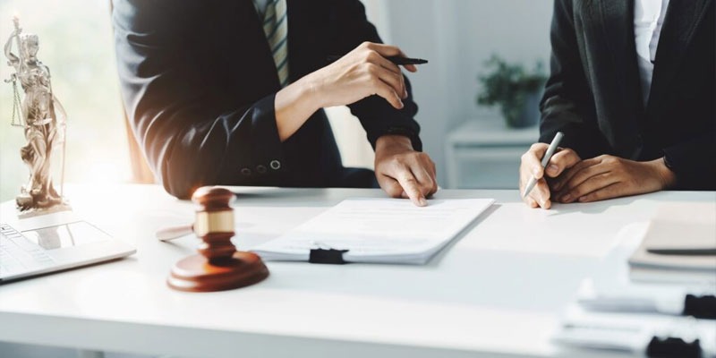 You are currently viewing Solving Business Disputes the Smart Way: The Role of Arbitration Lawyers in UAE